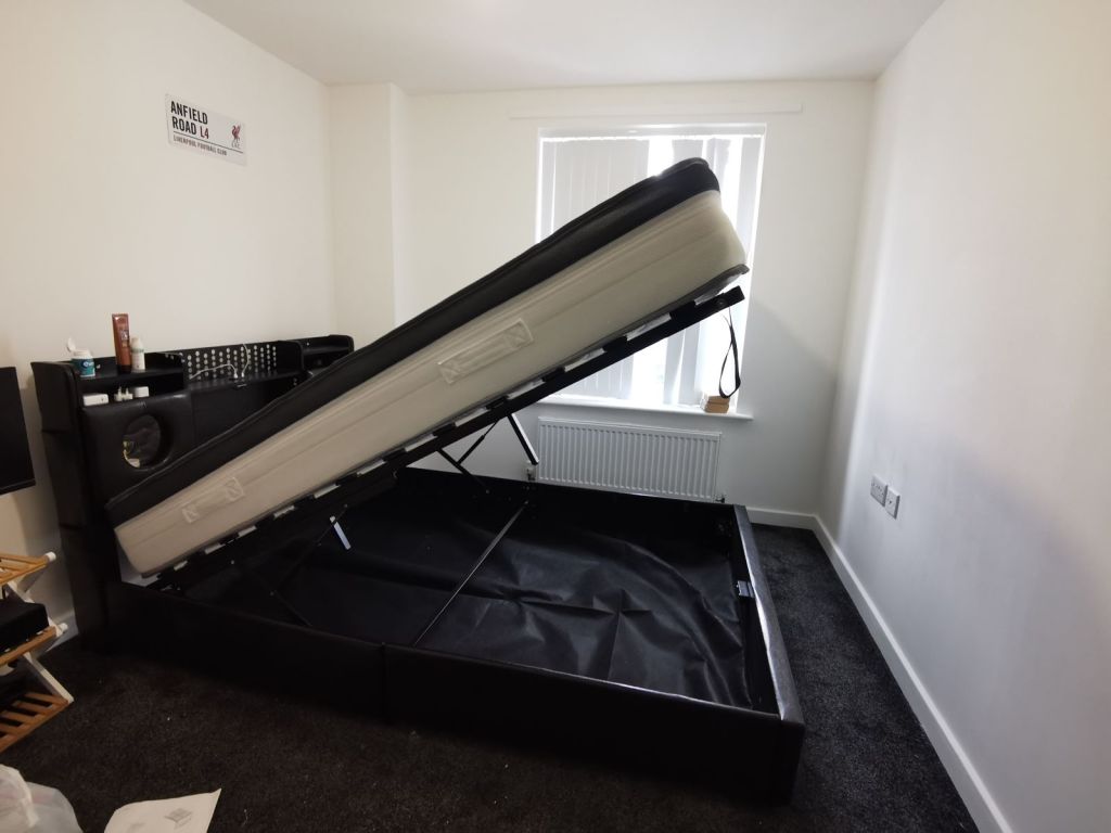 Ottoman storage bed with the gas-lift mechanism fitted